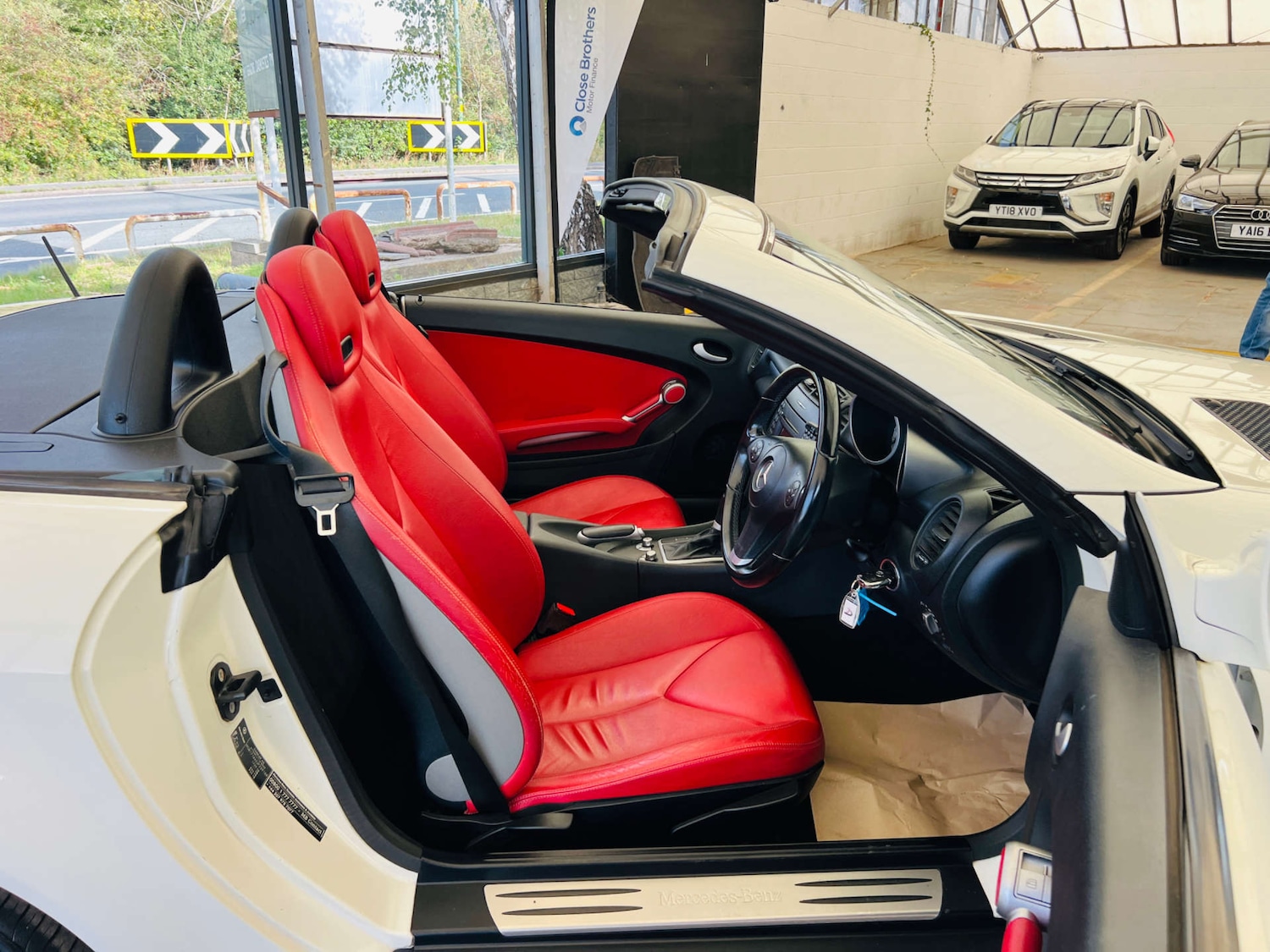 Used Mercedes-Benz SLK 2011 for sale - 76859426: Photo 18