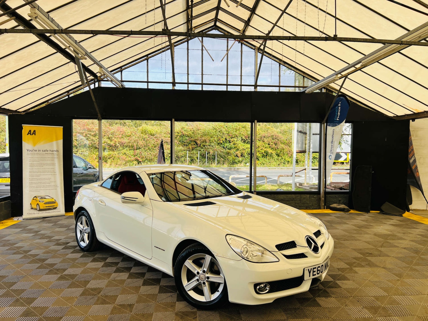 Used Mercedes-Benz SLK 2011 for sale - 76859426: Photo 6