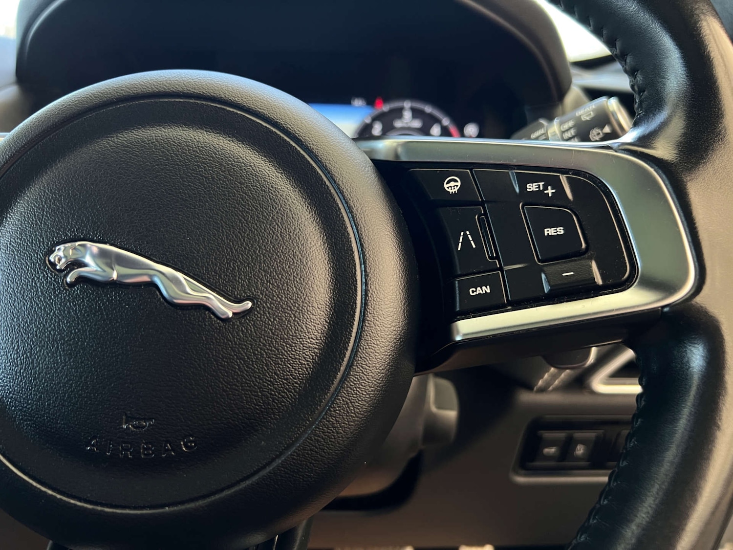 Used Jaguar F-Pace 2020 for sale - 77675373: Photo 15