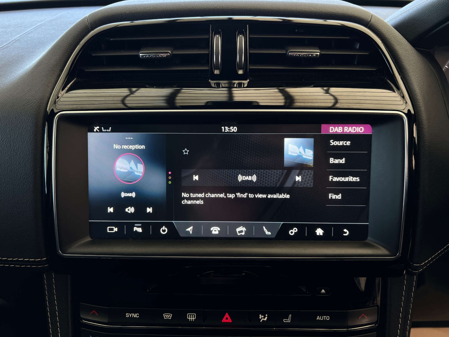 Used Jaguar F-Pace 2020 for sale - 77675373: Photo 17