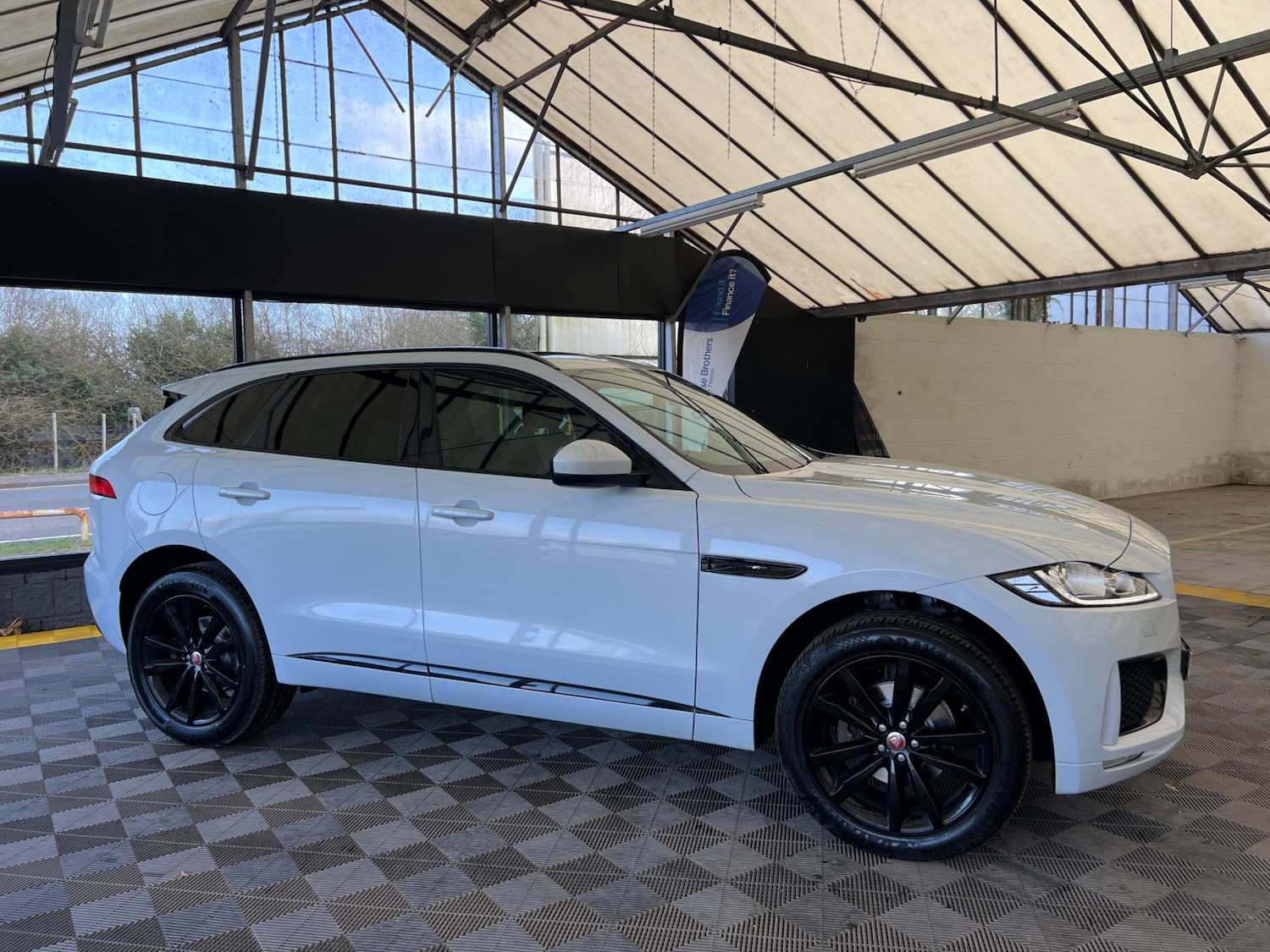 Used Jaguar F-Pace 2020 for sale - 77675373: Photo 3