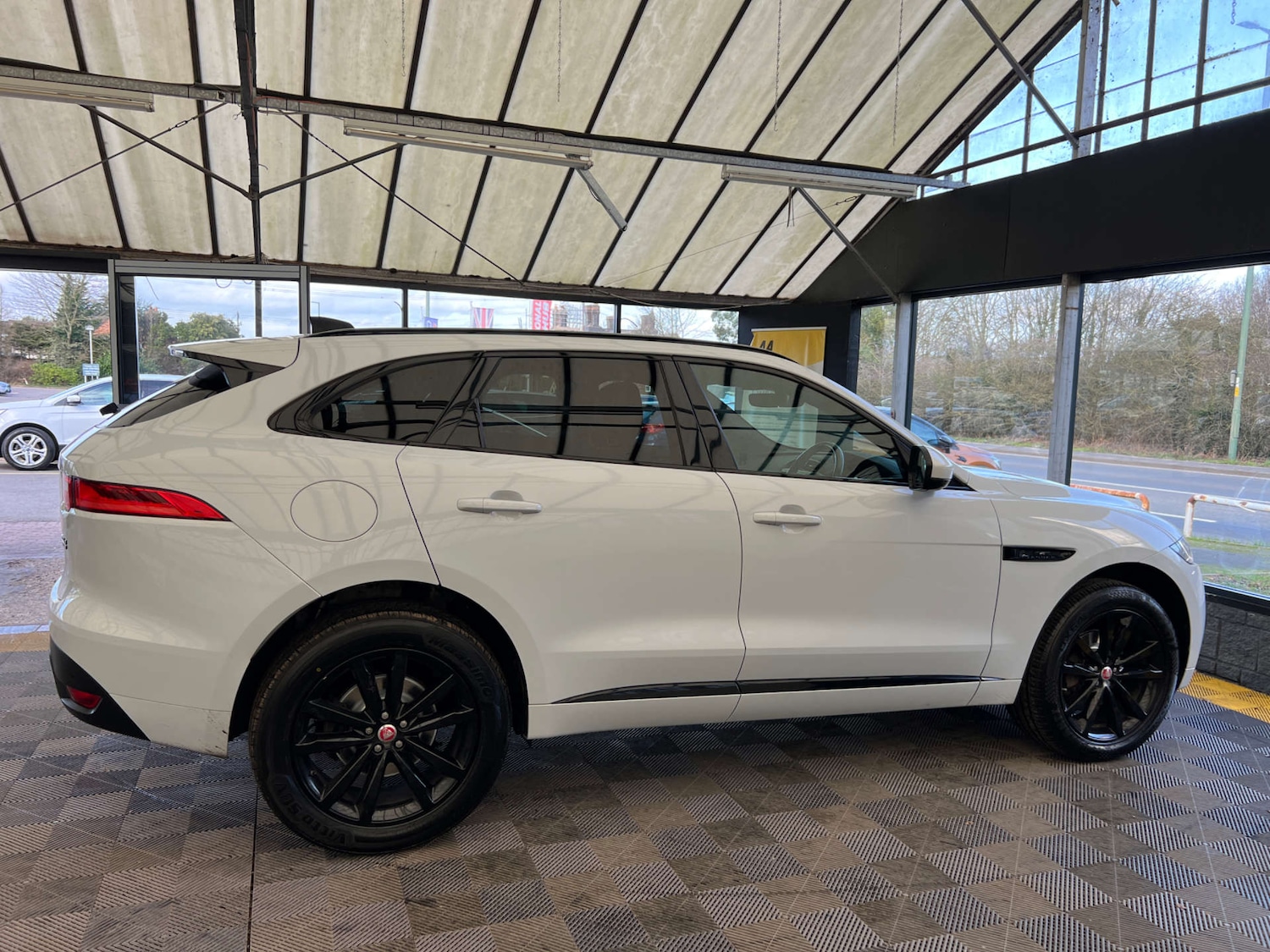 Used Jaguar F-Pace 2020 for sale - 77675373: Photo 9