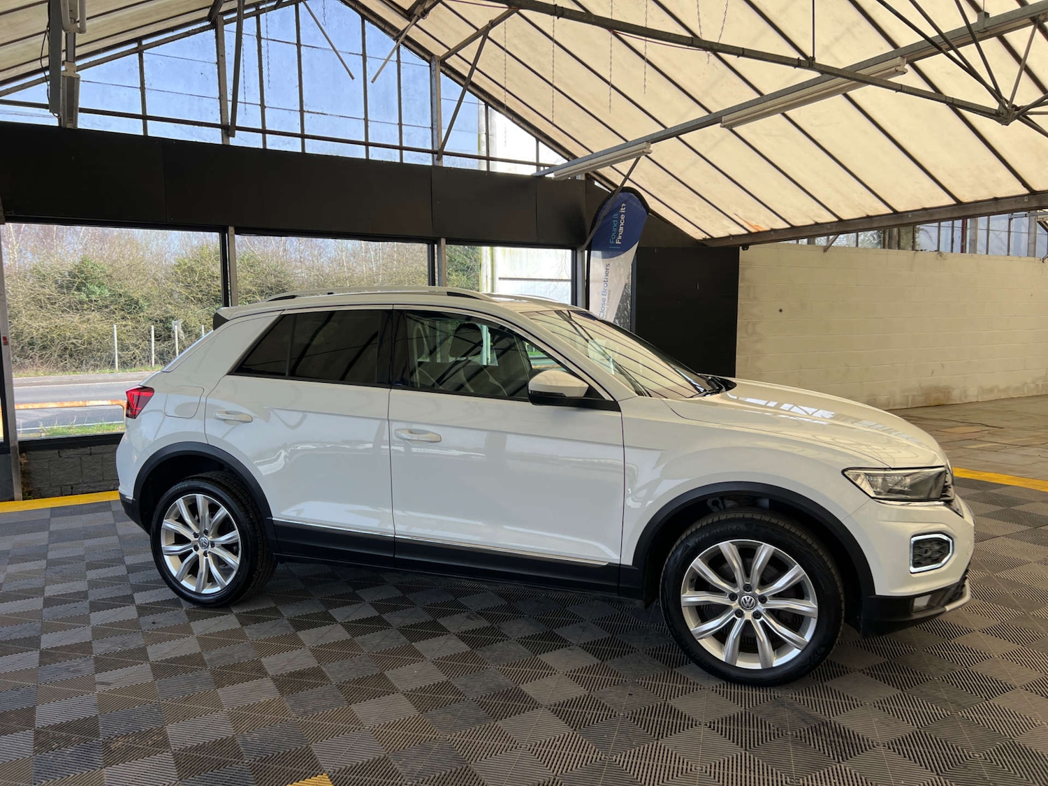 Used Volkswagen T-Roc 2018 for sale - 77766913: Photo 3