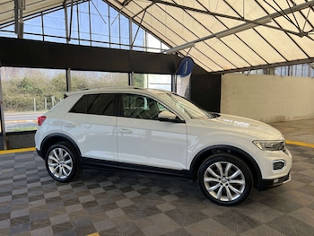 Used Volkswagen T-Roc 2018 for sale - 77766913: Photo