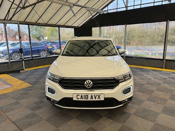Used Volkswagen T-Roc 2018 for sale - 77766913: Photo