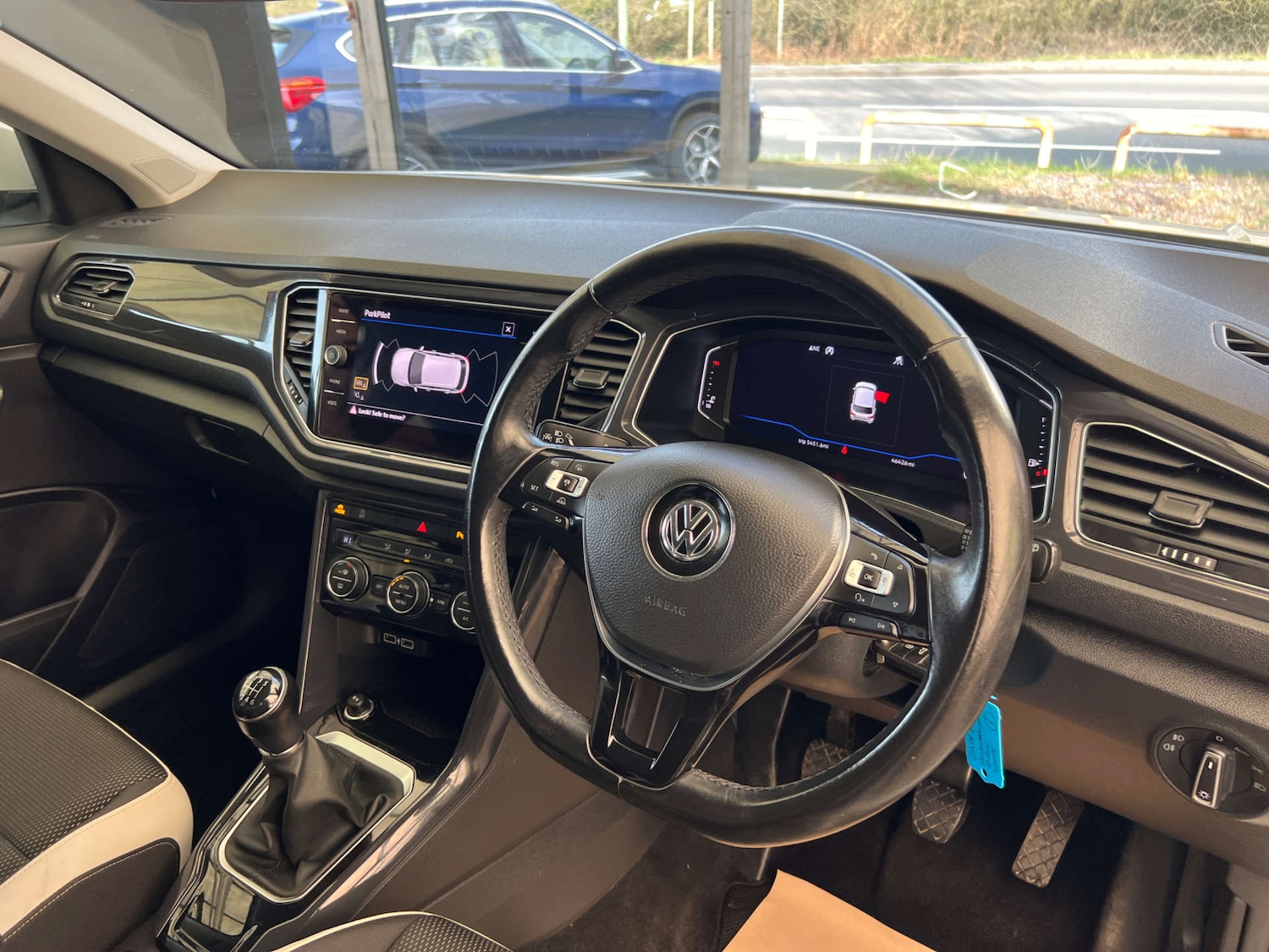 Used Volkswagen T-Roc 2018 for sale - 77766913: Photo 8