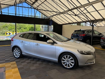 Used Volvo V40 2016 for sale - 78333324: Photo