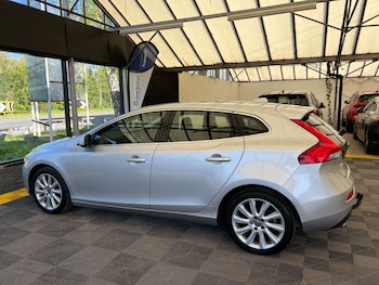 Used Volvo V40 2016 for sale - 78333324: Photo