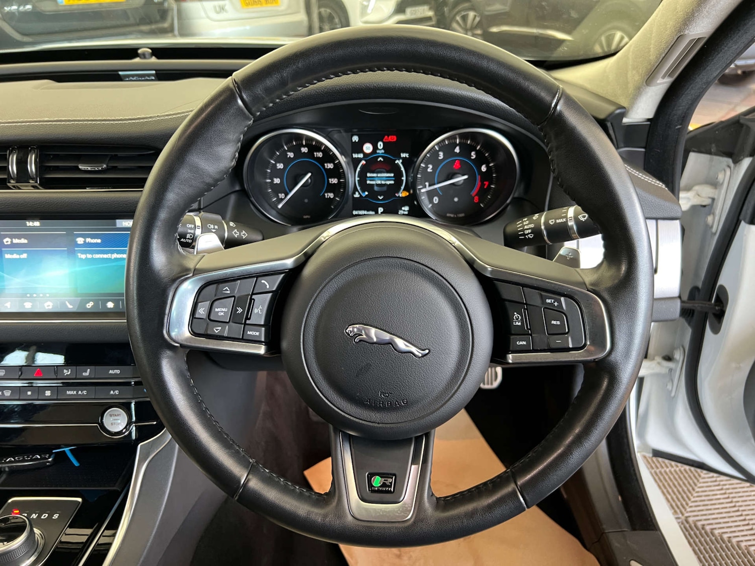 Used Jaguar XF 2018 for sale - 76571354: Photo 11