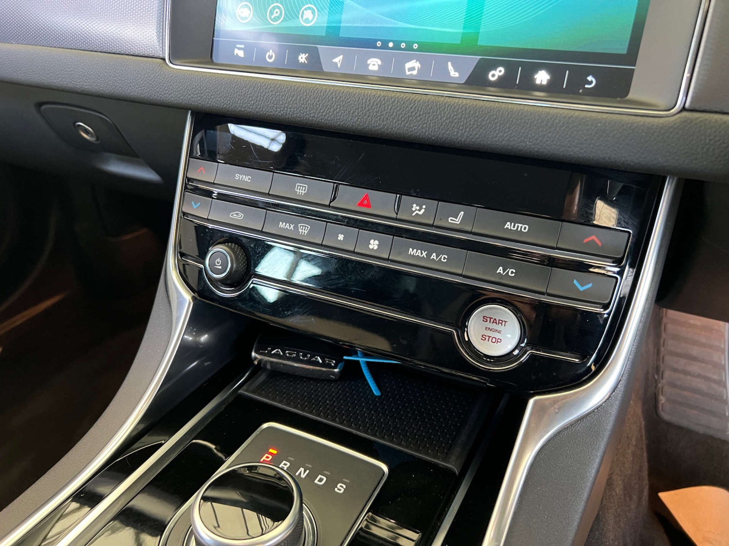 Used Jaguar XF 2018 for sale - 76571354: Photo 21