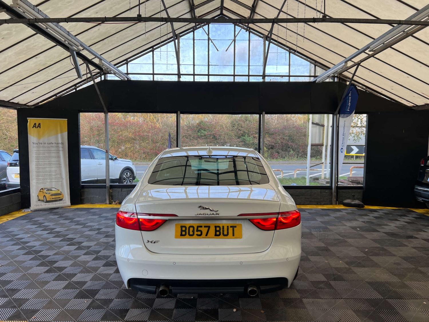 Used Jaguar XF 2018 for sale - 76571354: Photo 6