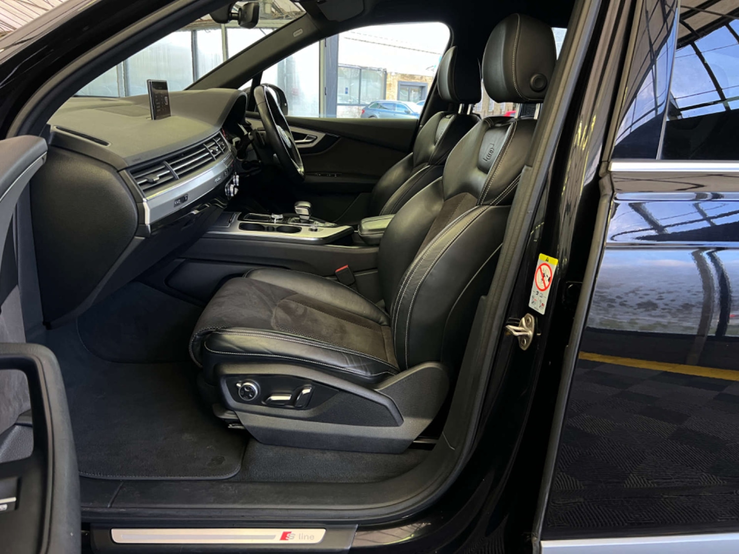 Used Audi Q7 2017 for sale - 77535145: Photo 33