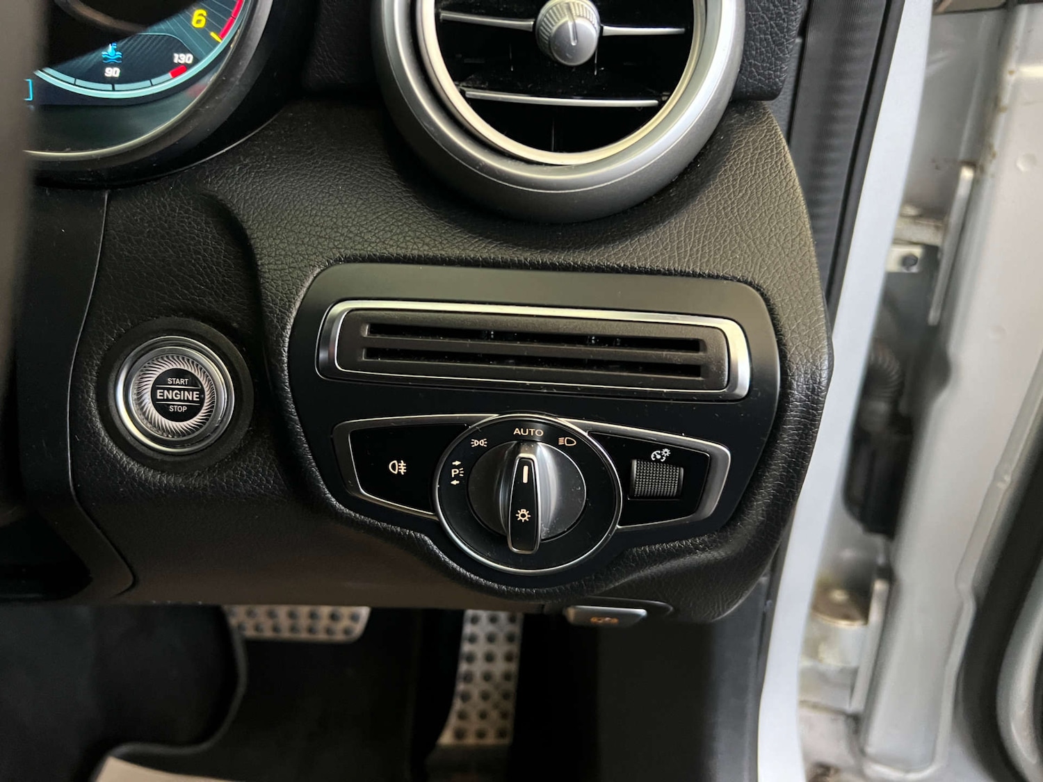 Used Mercedes-Benz C Class 2020 for sale - 77038541: Photo 15