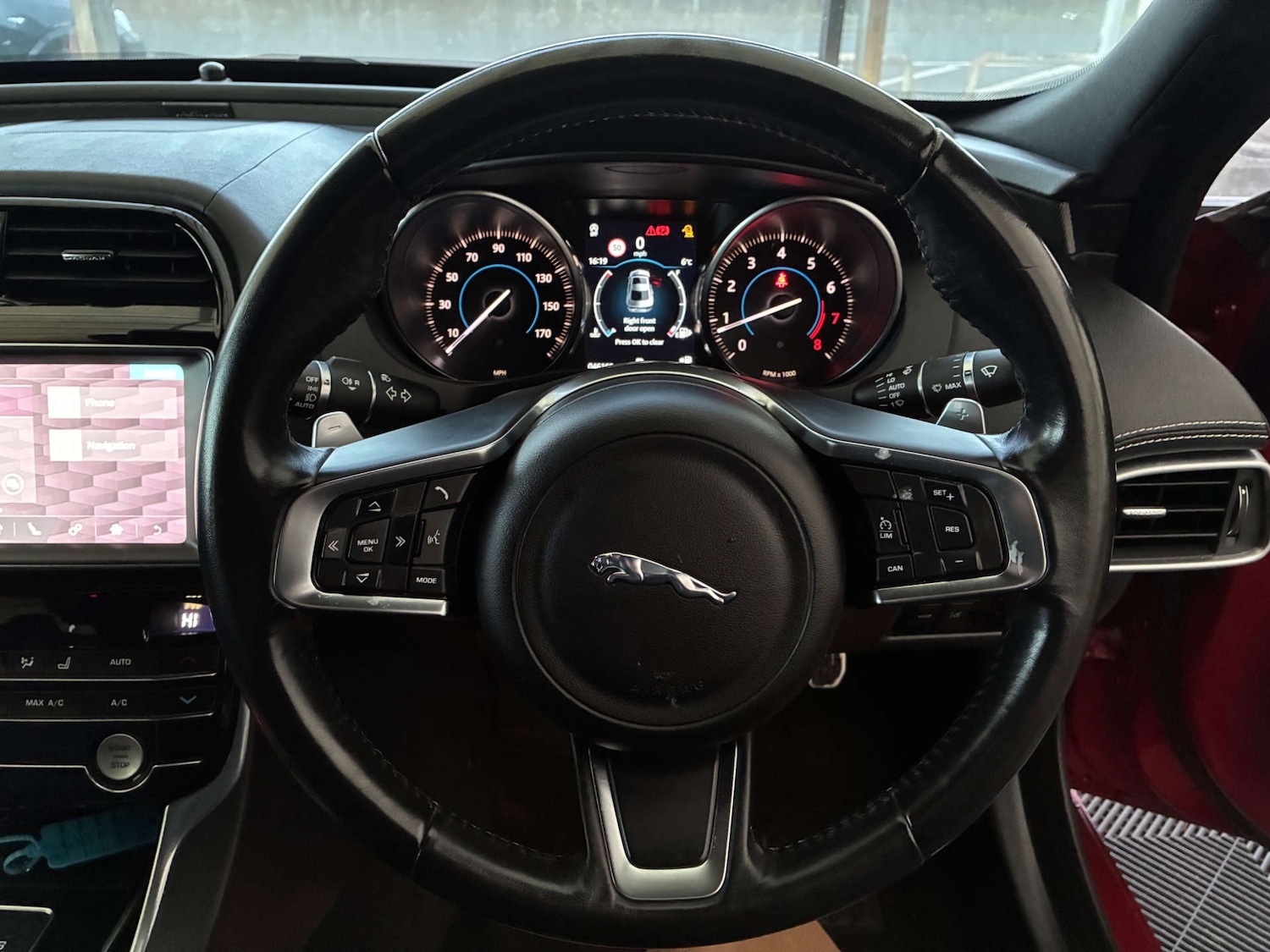 Used Jaguar XE 2019 for sale - 77240430: Photo 14