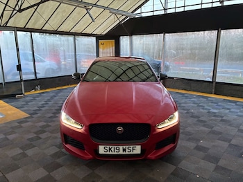 Used Jaguar XE 2019 for sale - 77240430: Photo