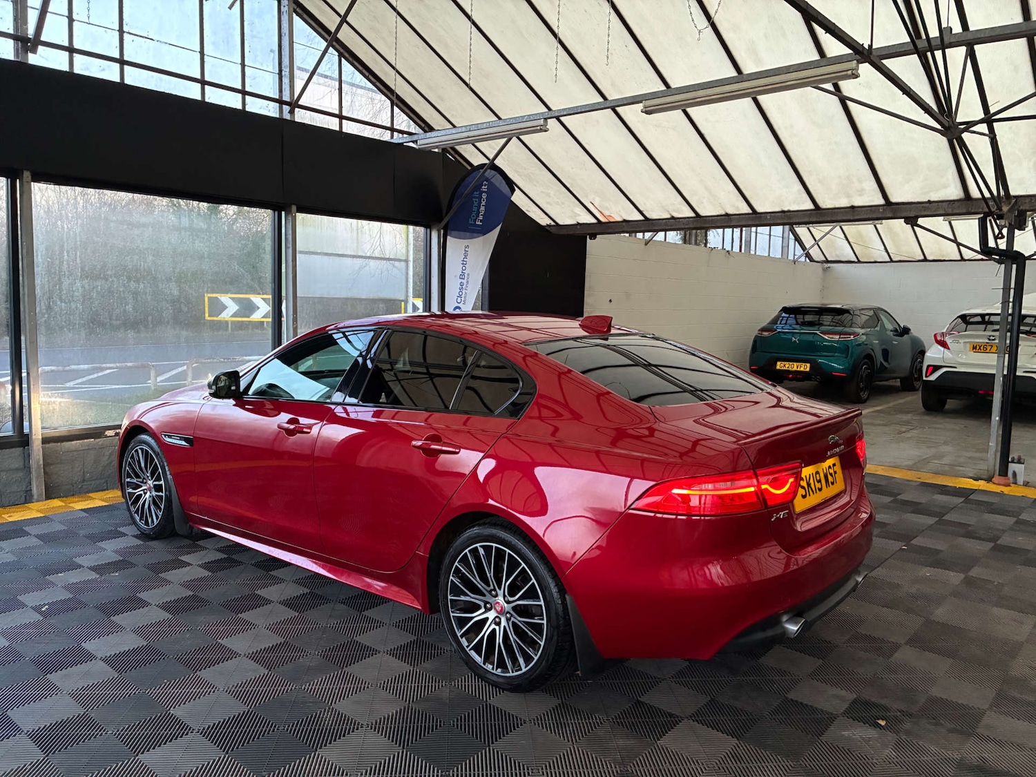 Used Jaguar XE 2019 for sale - 77240430: Photo 5