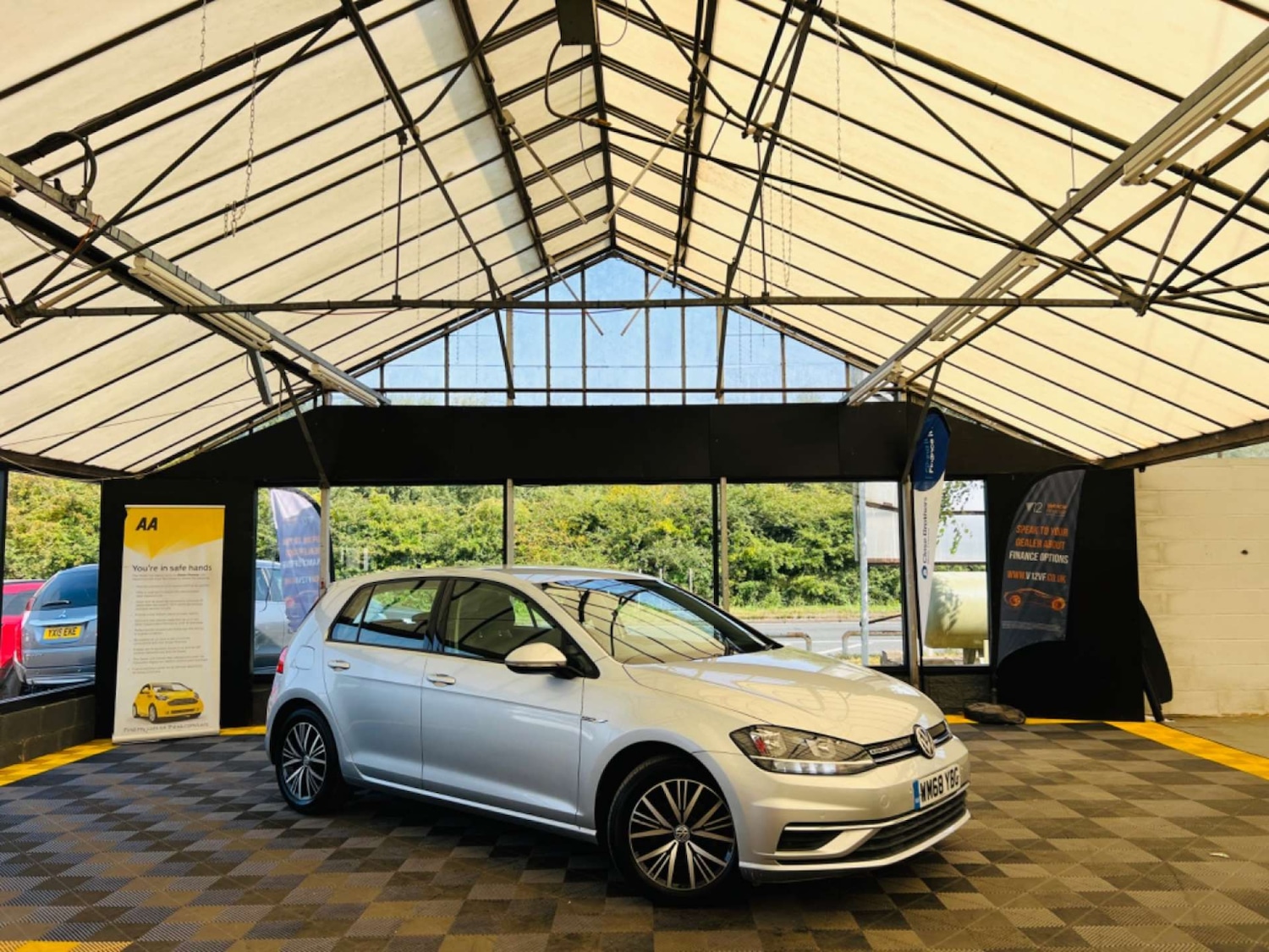 Used Volkswagen Golf 2019 for sale - 76277803: Photo 1