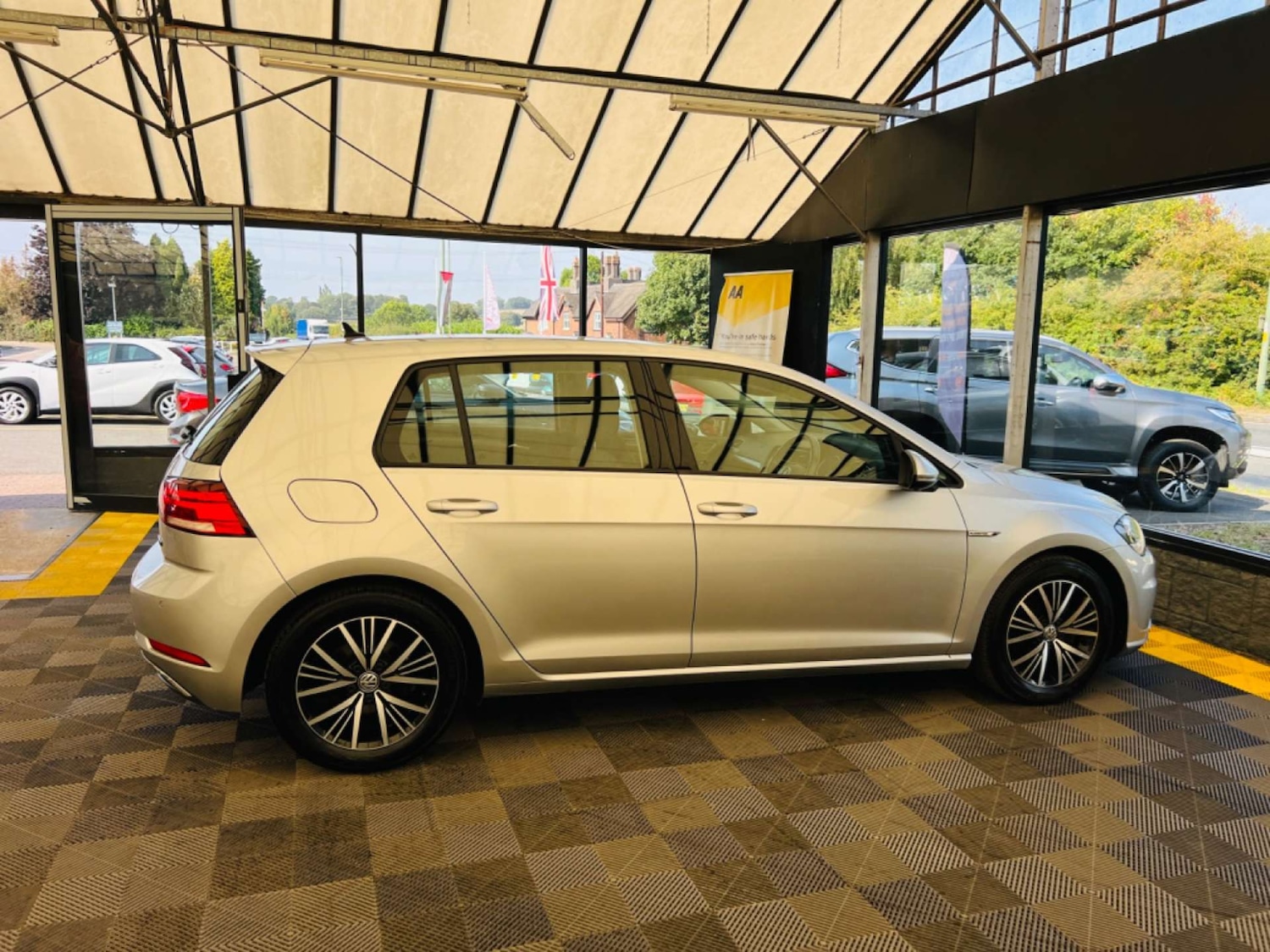 Used Volkswagen Golf 2019 for sale - 76277803: Photo 10