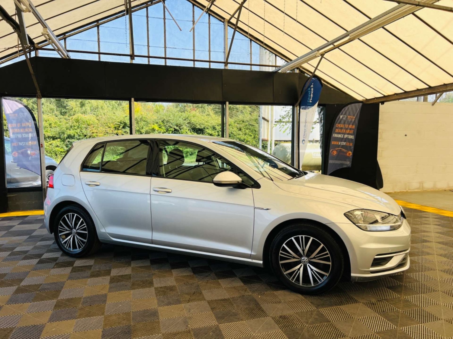 Used Volkswagen Golf 2019 for sale - 76277803: Photo 3