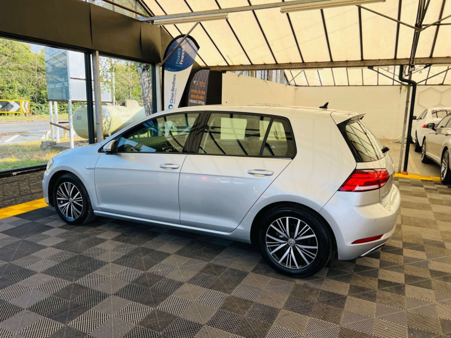 Used Volkswagen Golf 2019 for sale - 76277803: Photo 7