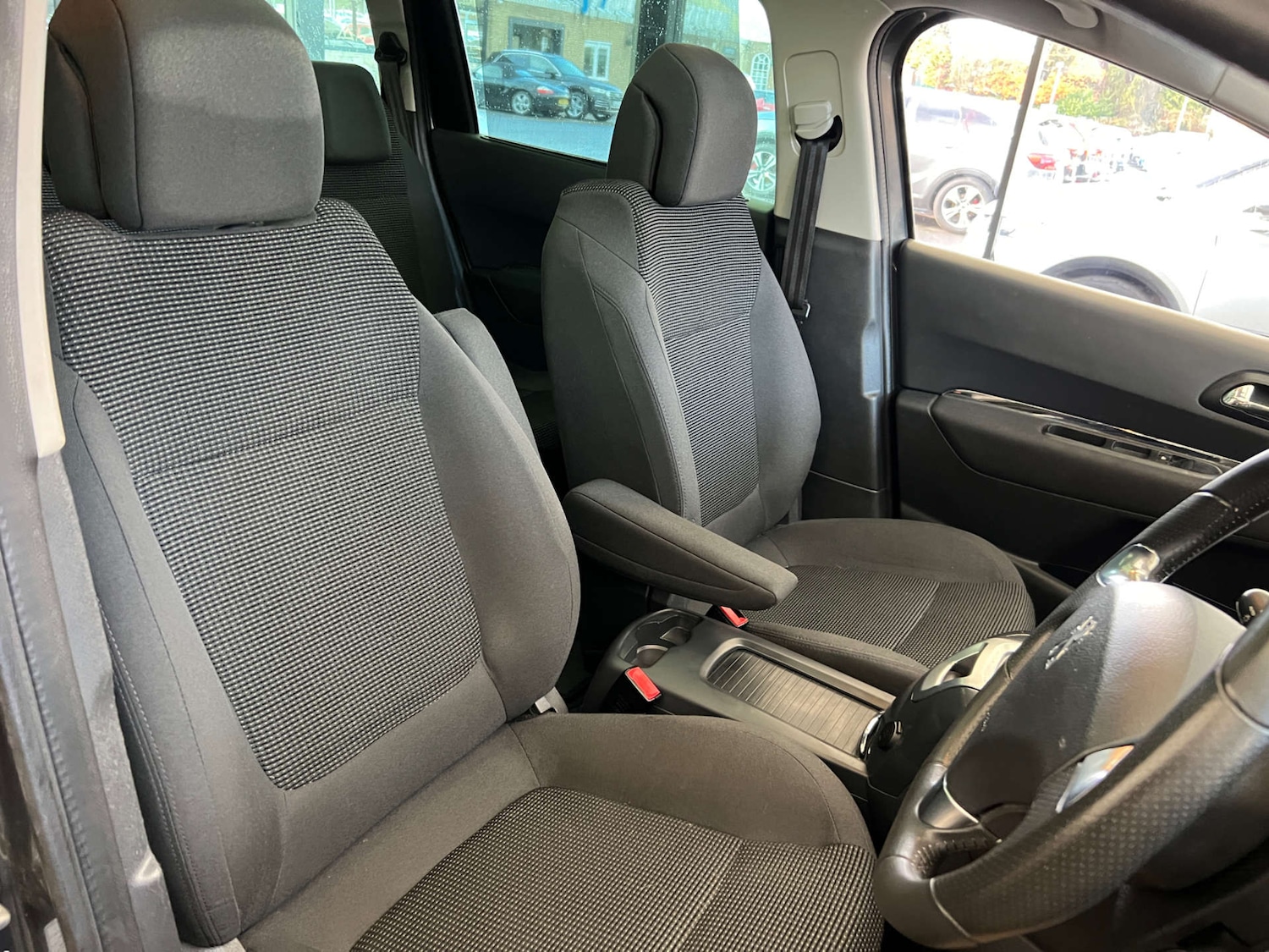 Used Peugeot 5008 2014 for sale - 76509356: Photo 10