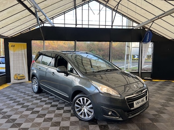 Used Peugeot 5008 2014 for sale - 76509356: Photo