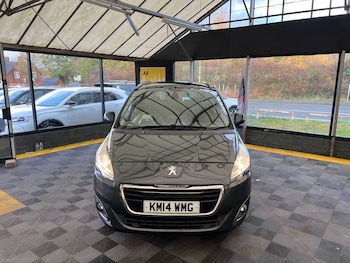 Used Peugeot 5008 2014 for sale - 76509356: Photo