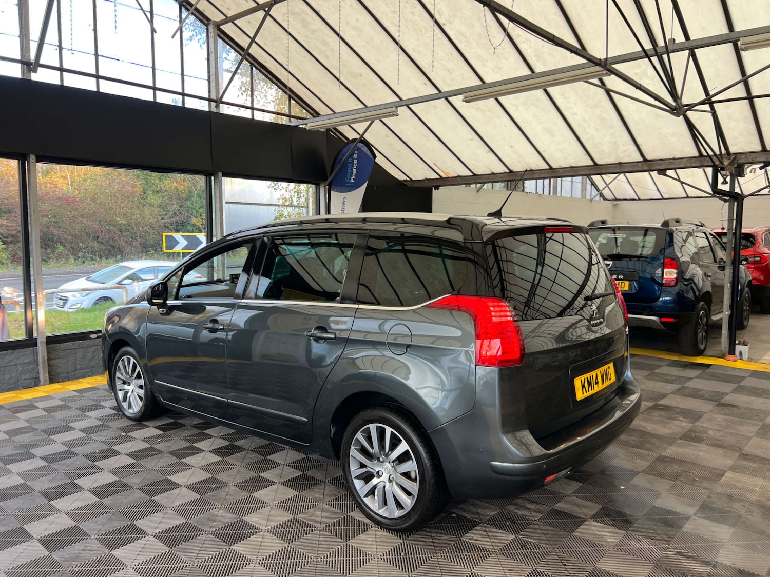 Used Peugeot 5008 2014 for sale - 76509356: Photo 5