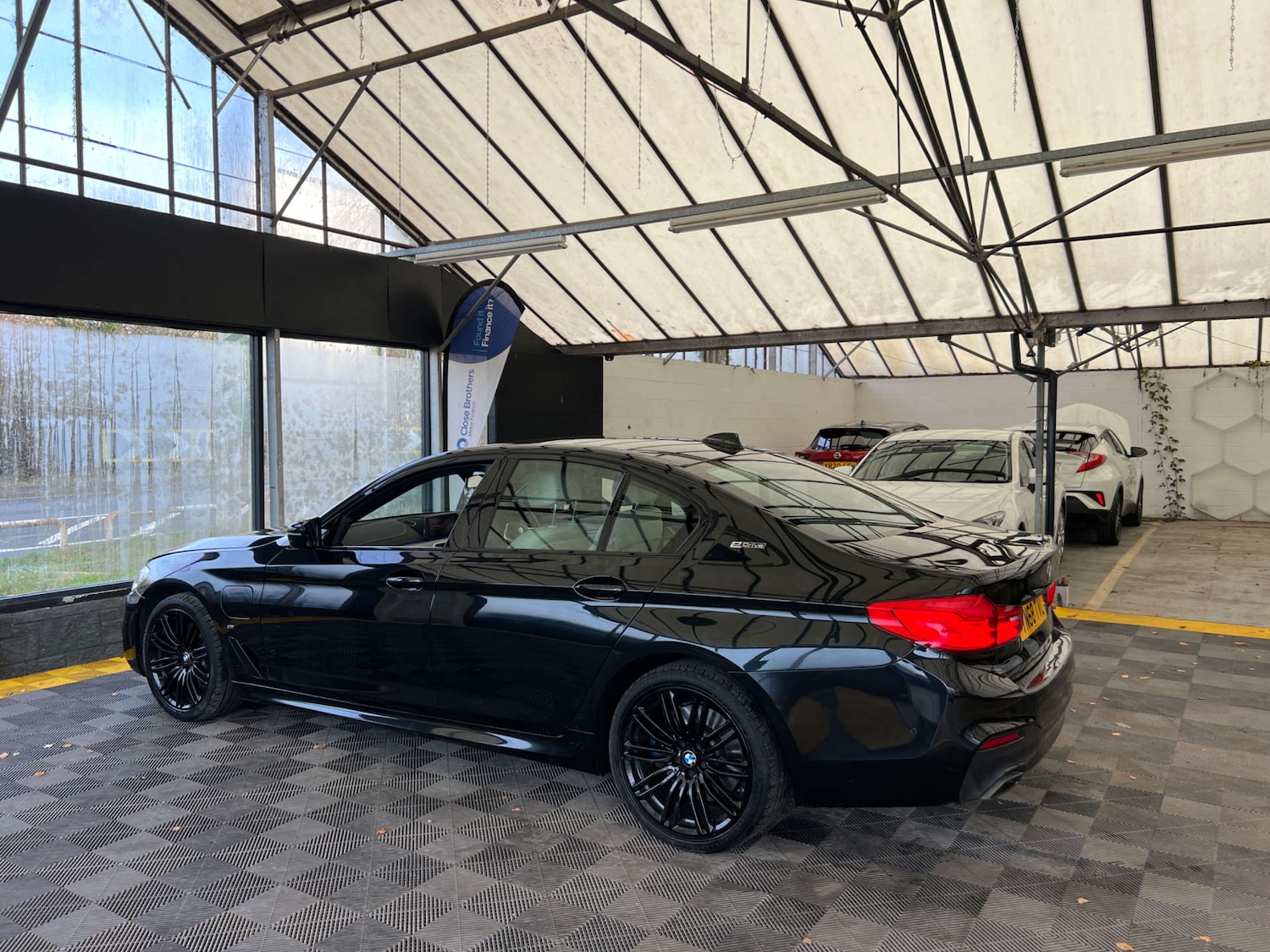 Used BMW 5 Series 2018 for sale - 76940212: Photo 5