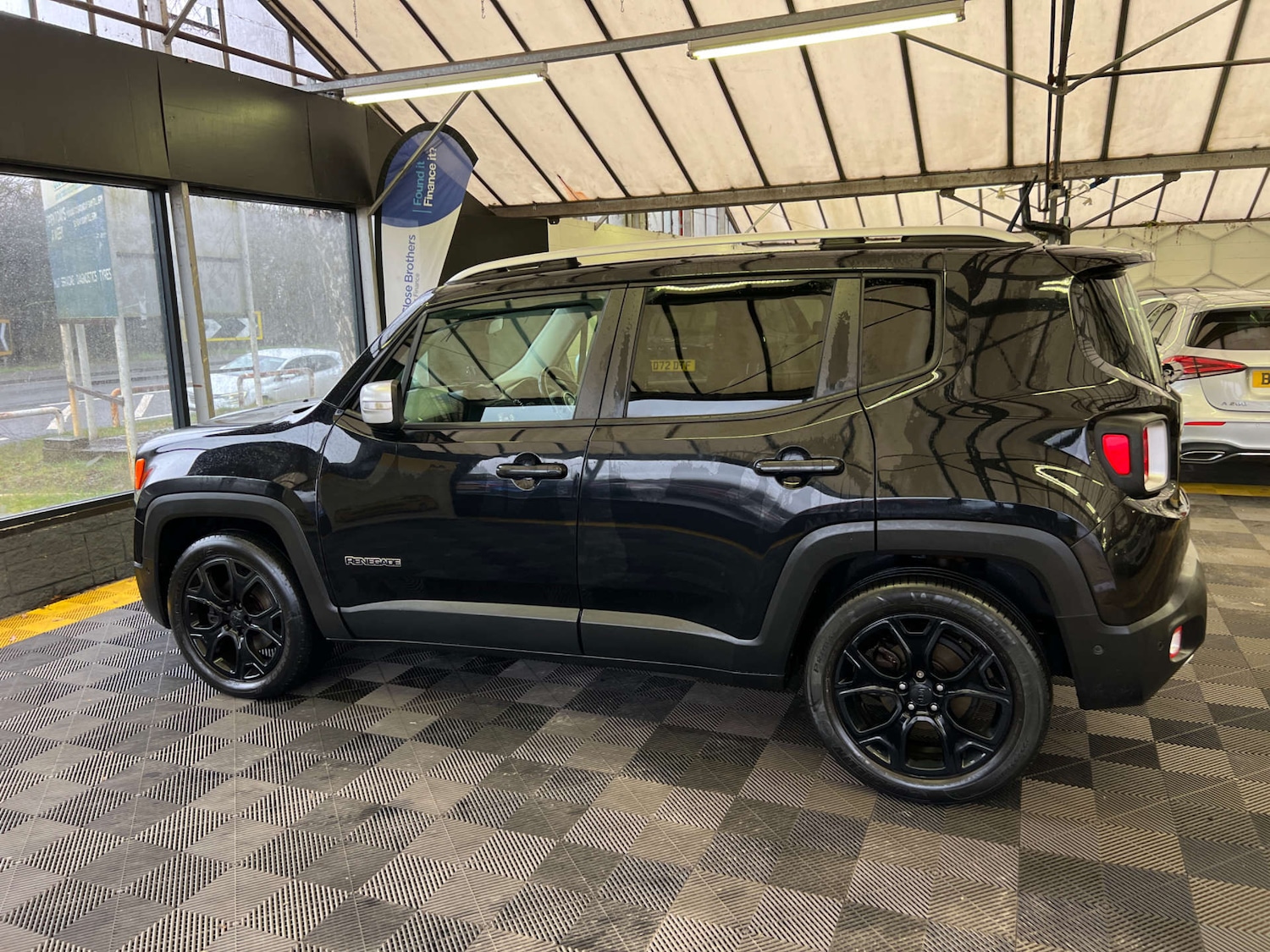 Used Jeep Renegade 2016 for sale - 77547631: Photo 5