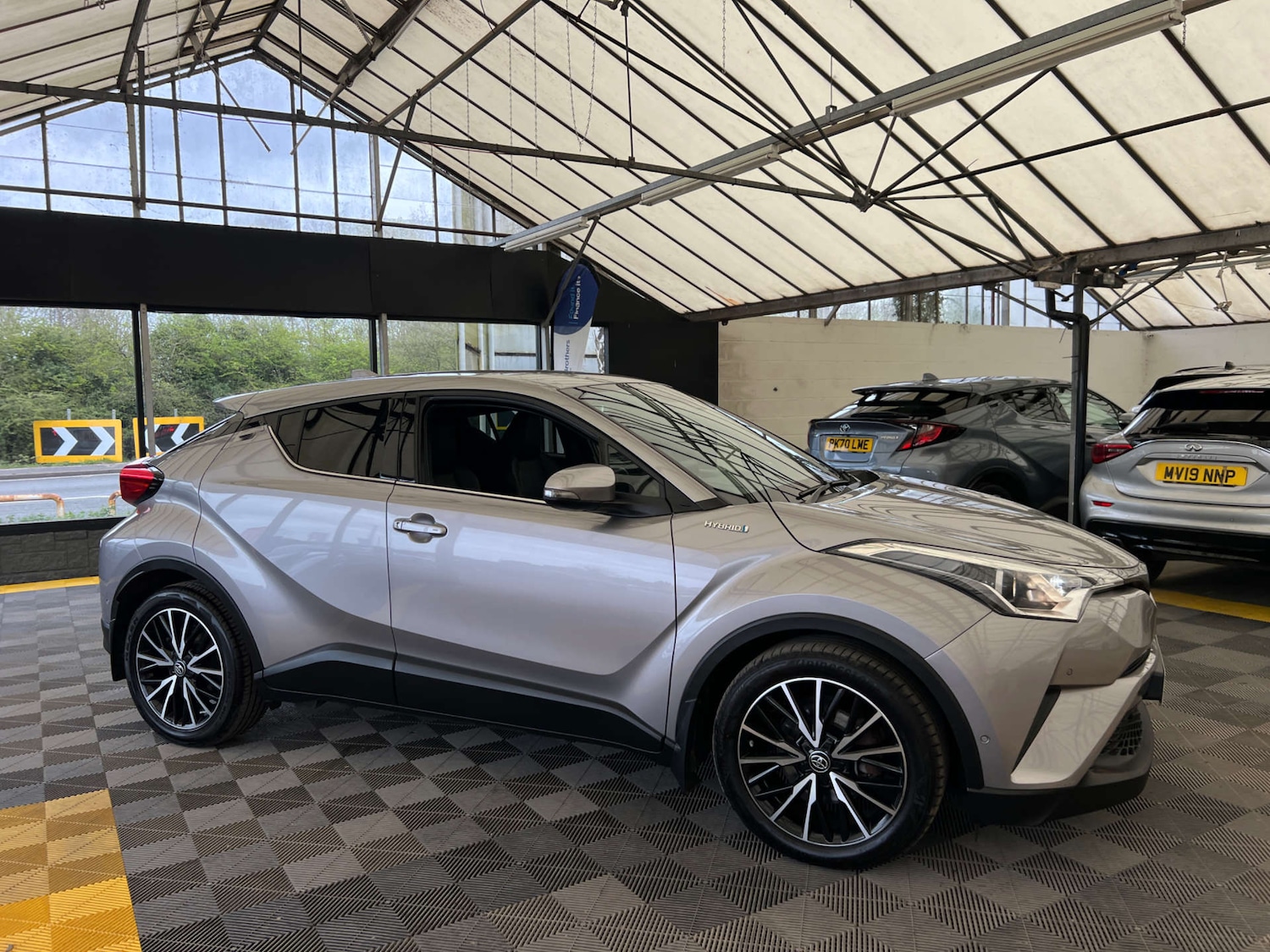 Used Toyota C-HR 2017 for sale - 78106795: Photo 3