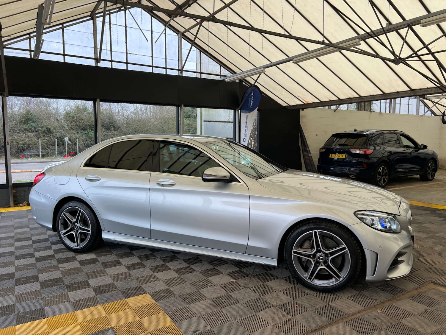 Used Mercedes-Benz C Class 2019 for sale - 77595695: Photo 3