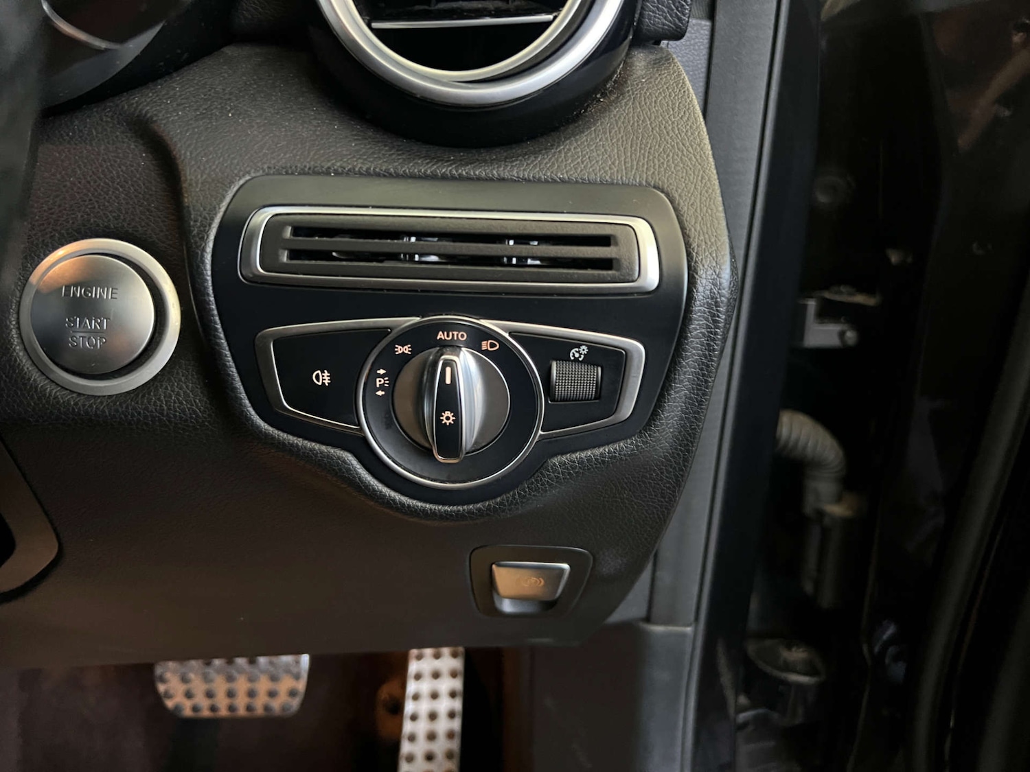 Used Mercedes-Benz GLC 2018 for sale - 76682745: Photo 15