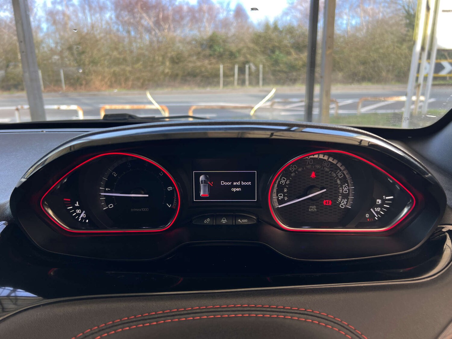 Used Peugeot 208 2016 for sale - 77558220: Photo 13