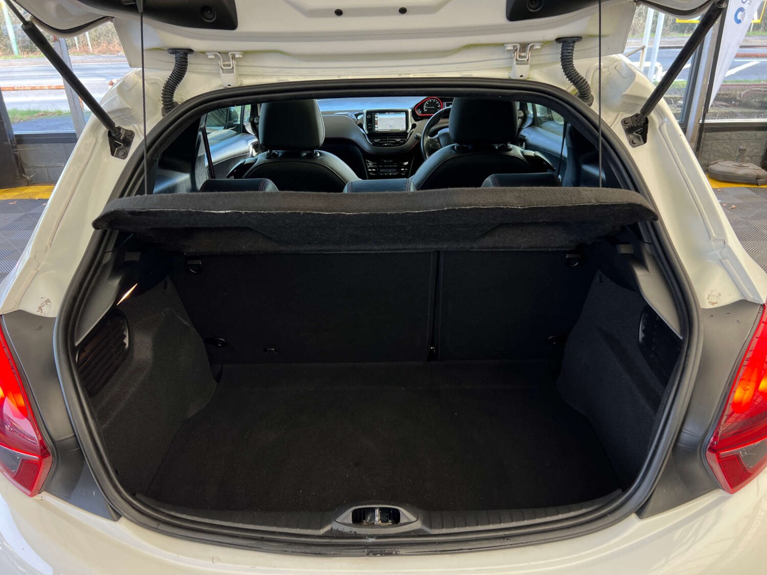 Used Peugeot 208 2016 for sale - 77558220: Photo 28