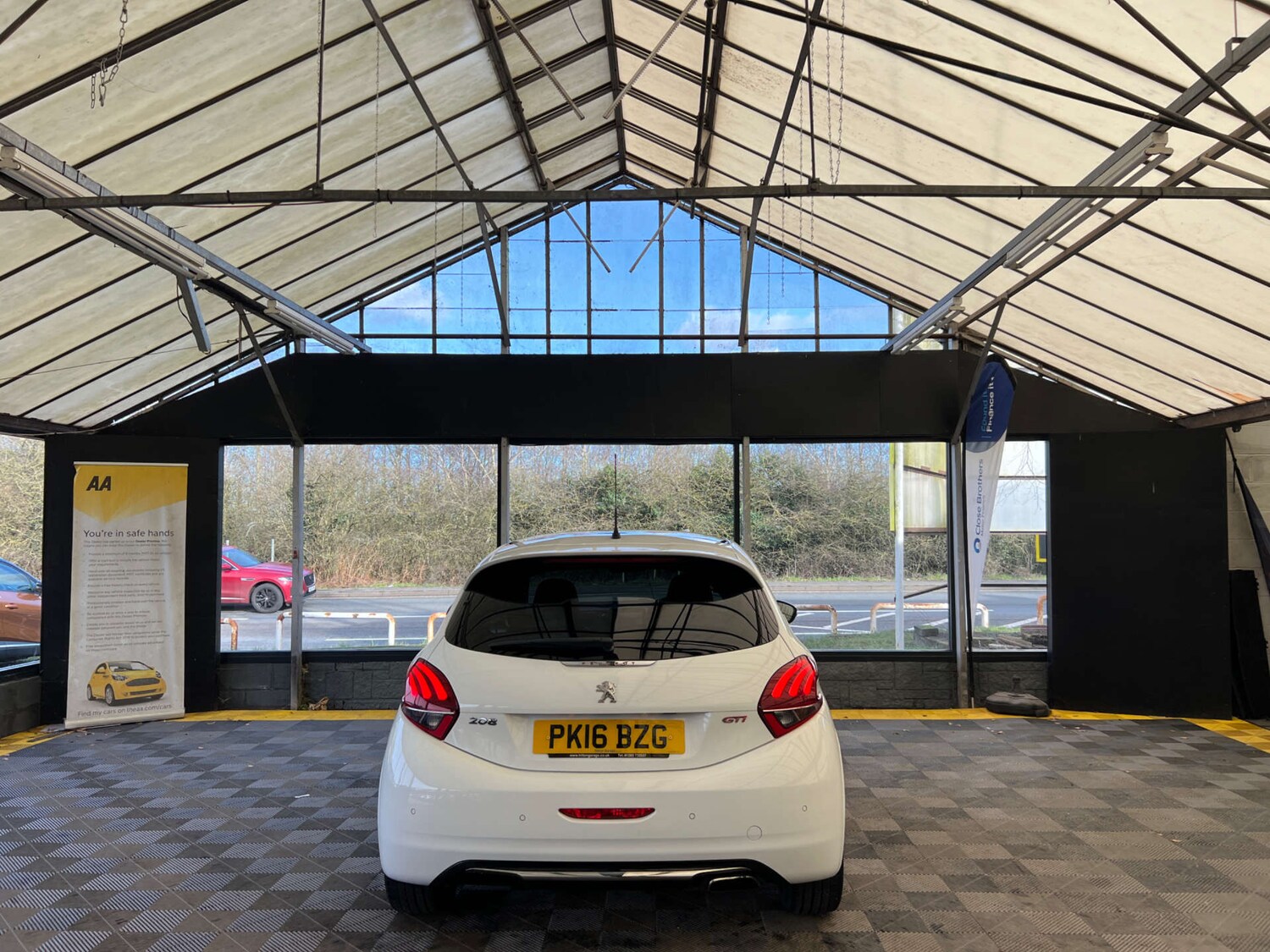 Used Peugeot 208 2016 for sale - 77558220: Photo 8