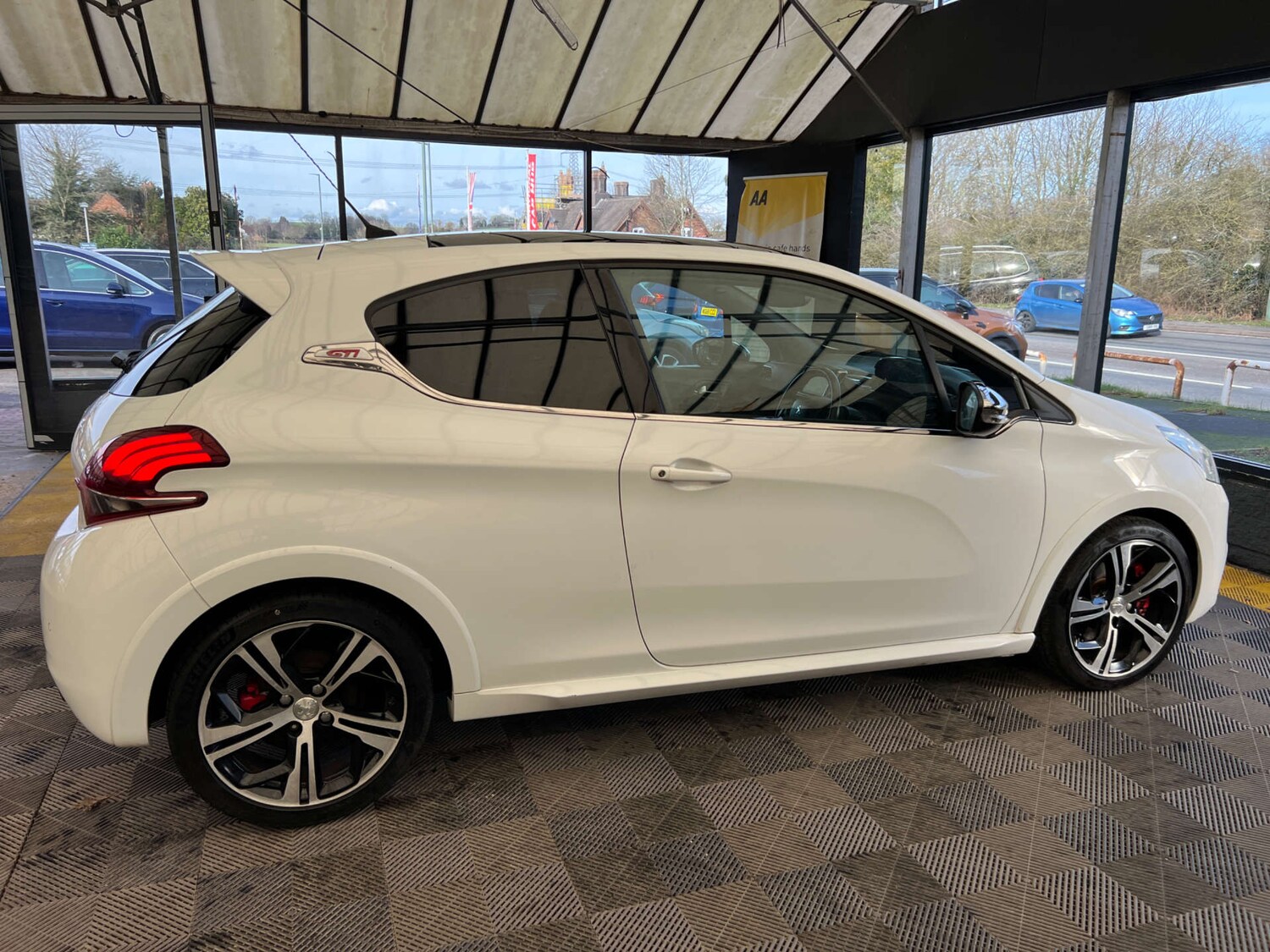 Used Peugeot 208 2016 for sale - 77558220: Photo 9