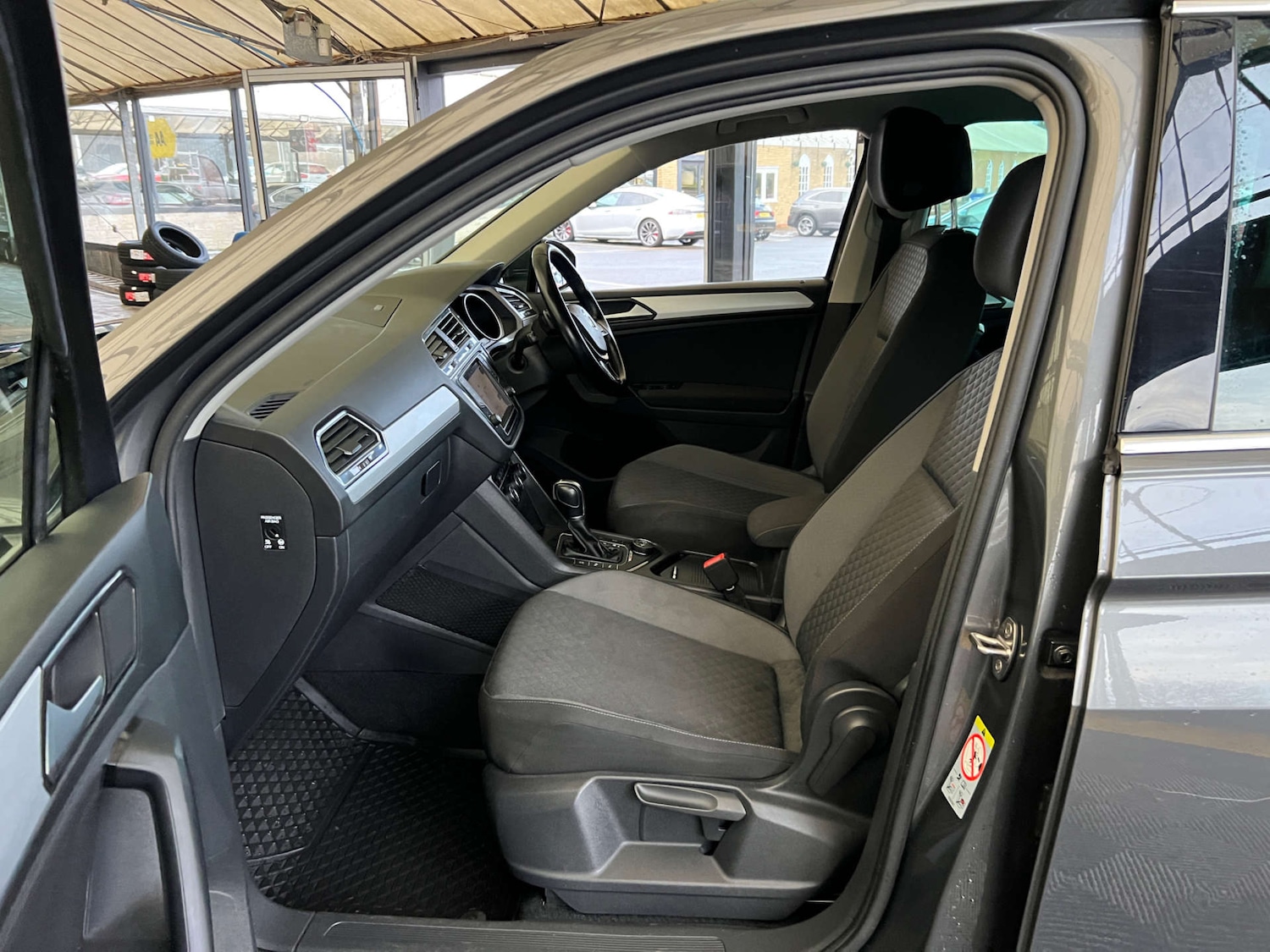 Used Volkswagen Tiguan 2017 for sale - 77125162: Photo 24