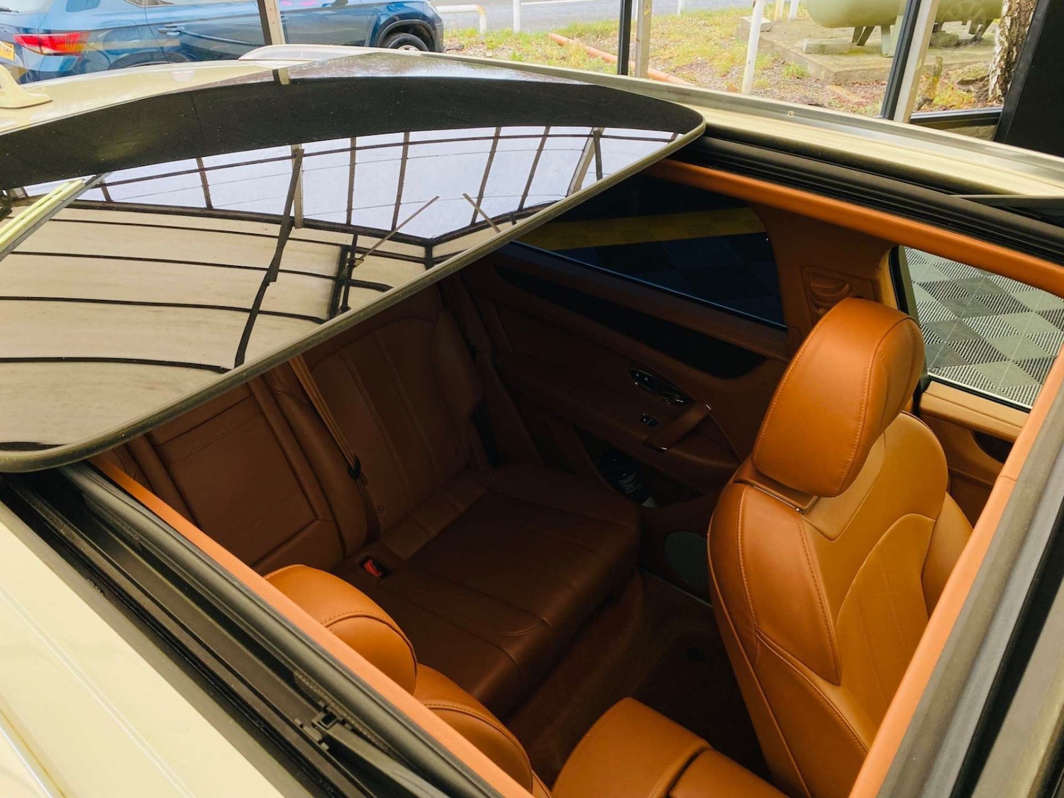 Used Bentley Bentayga 2019 for sale - 76601528: Photo 13