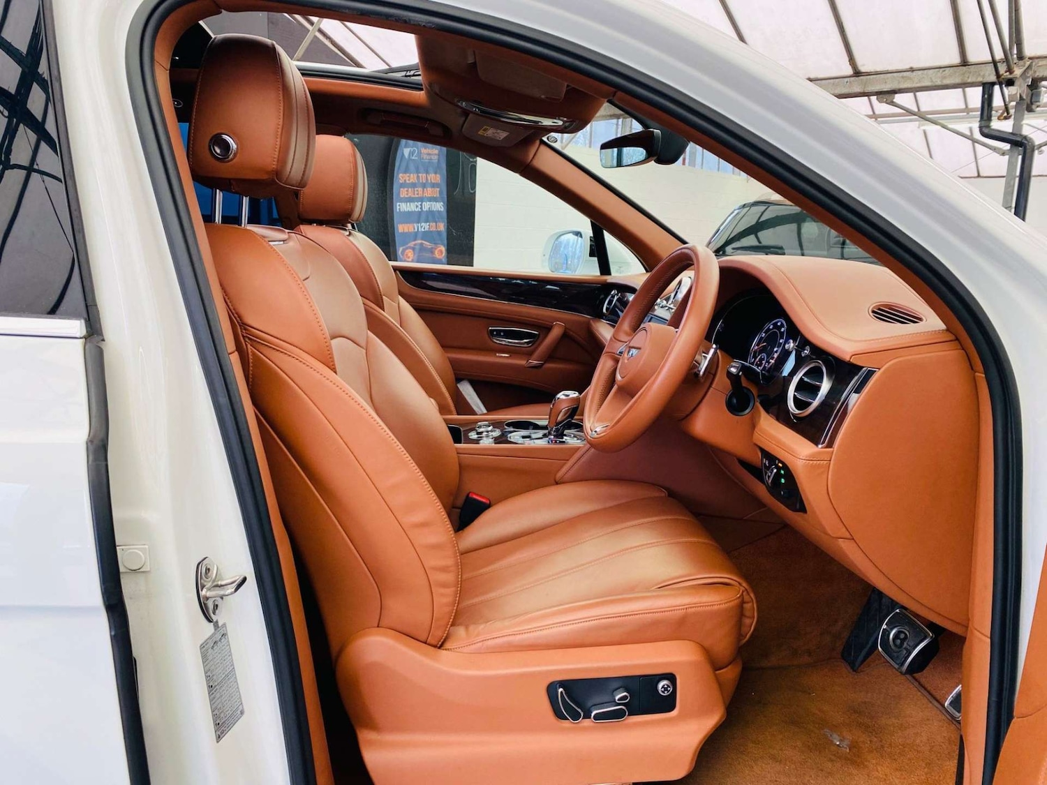 Used Bentley Bentayga 2019 for sale - 76601528: Photo 15