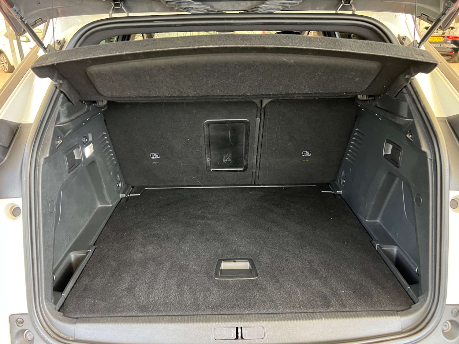 Used Peugeot 3008 2017 for sale - 76453803: Photo 29