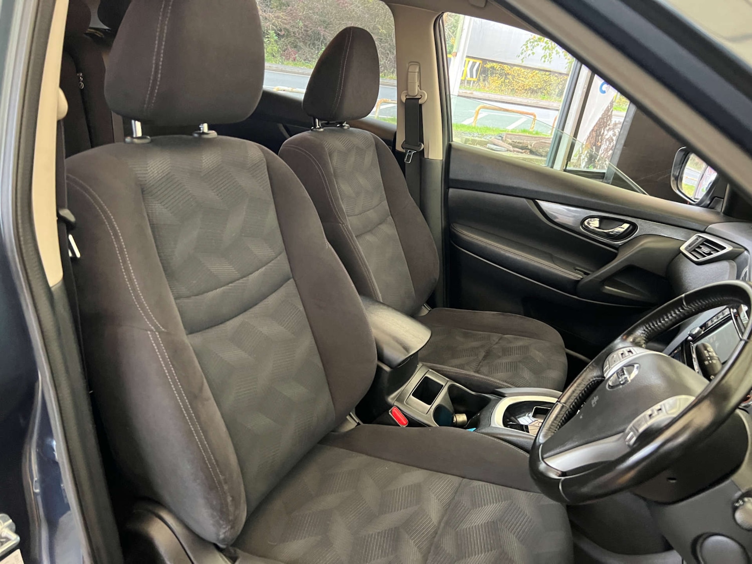 Used Nissan X-Trail 2015 for sale - 76483200: Photo 11