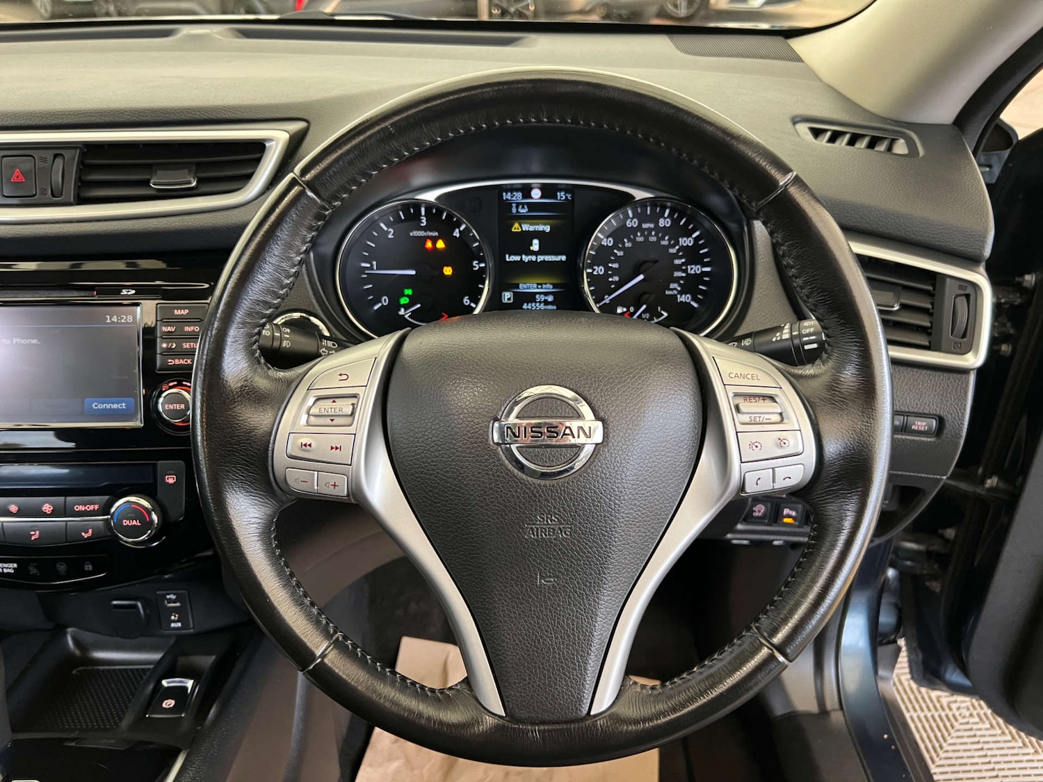 Used Nissan X-Trail 2015 for sale - 76483200: Photo 12