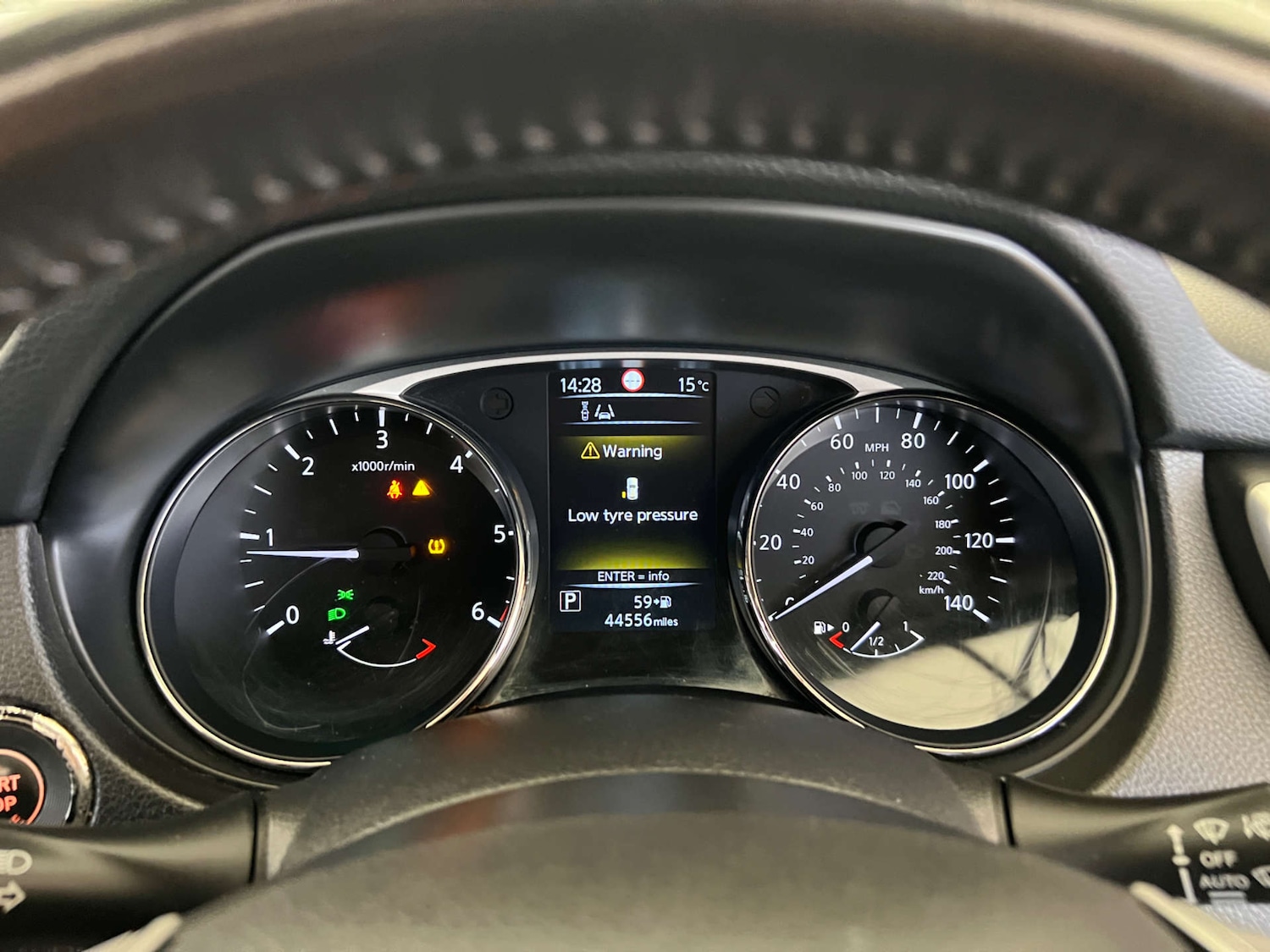 Used Nissan X-Trail 2015 for sale - 76483200: Photo 16