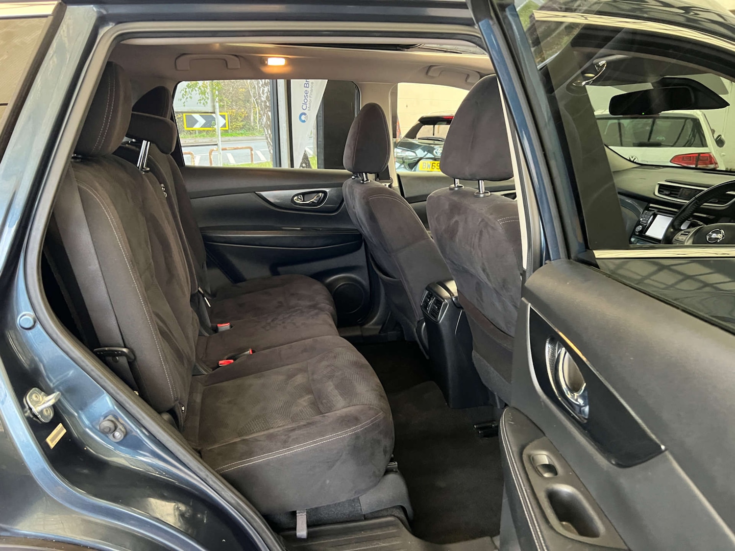 Used Nissan X-Trail 2015 for sale - 76483200: Photo 31