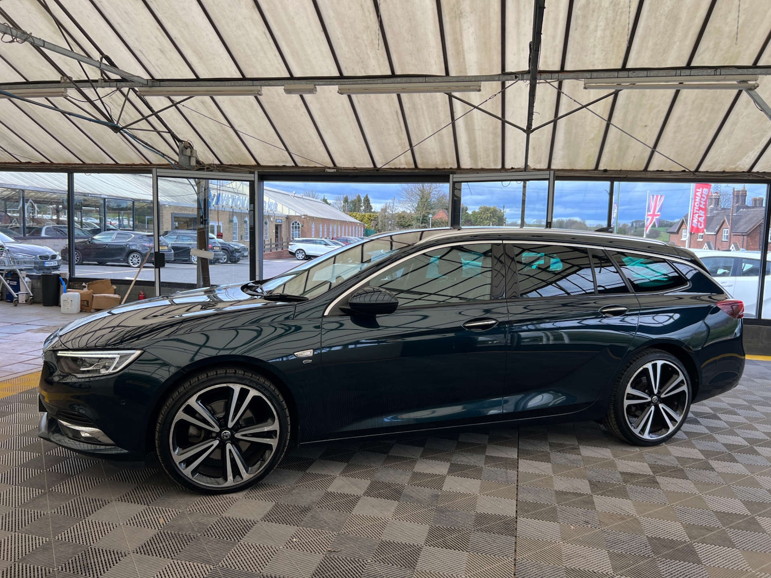 Used Vauxhall Insignia 2017 for sale - 78125381: Photo 5