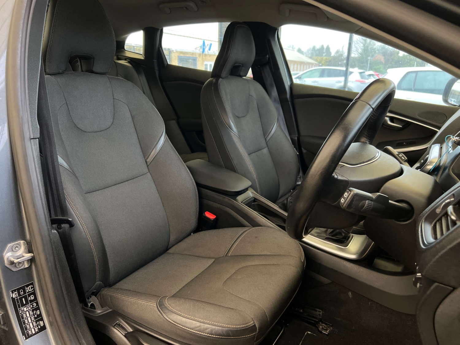 Used Volvo V40 2017 for sale - 77702613: Photo 11