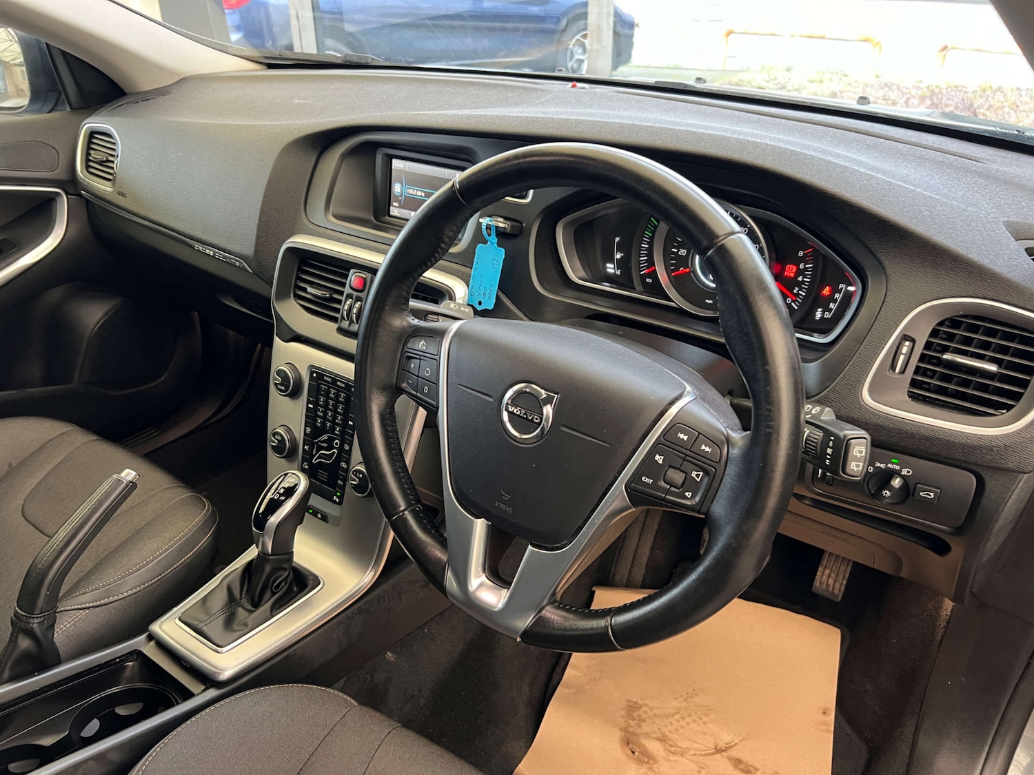 Used Volvo V40 2017 for sale - 77702613: Photo 12