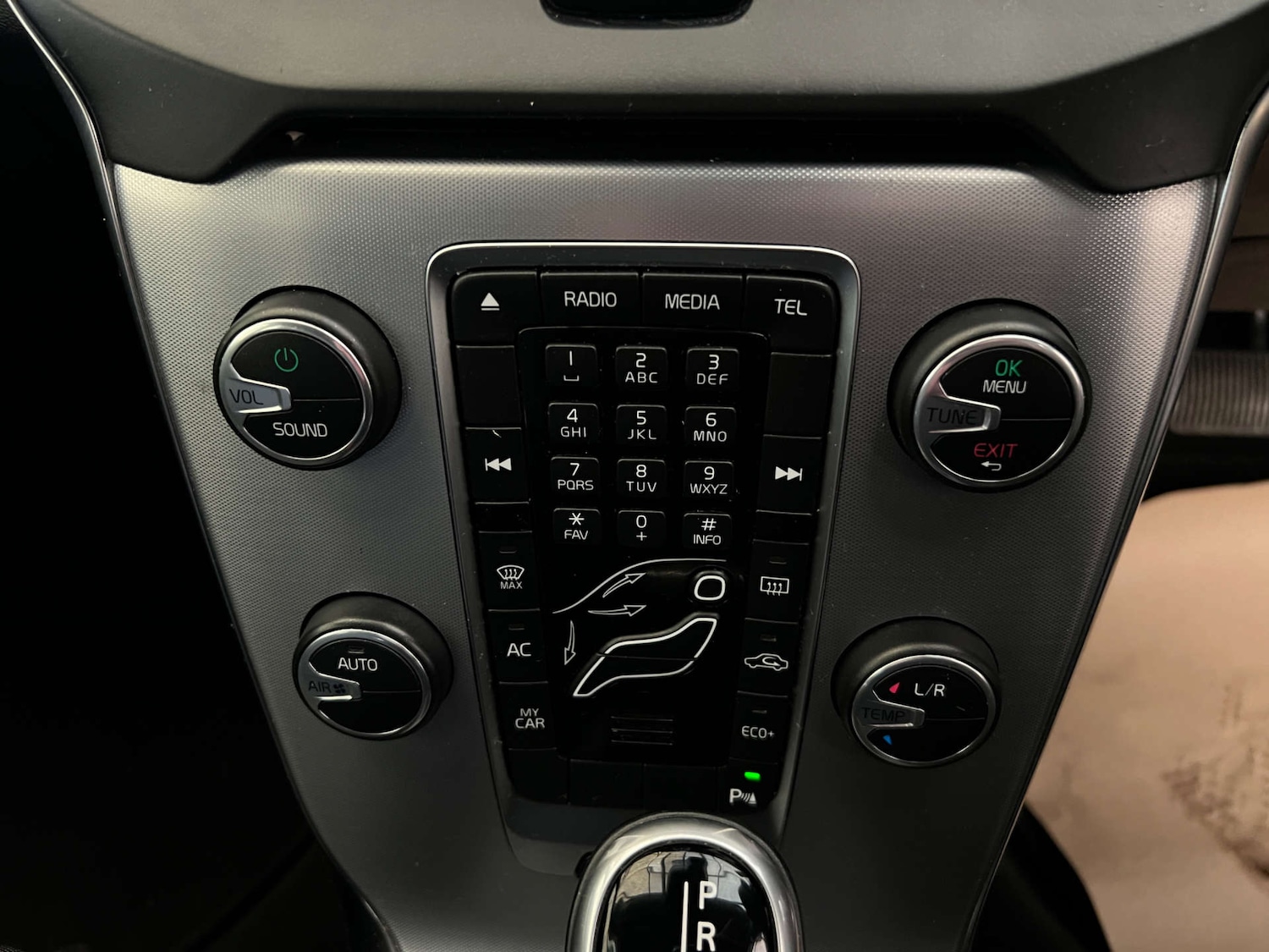 Used Volvo V40 2017 for sale - 77702613: Photo 20