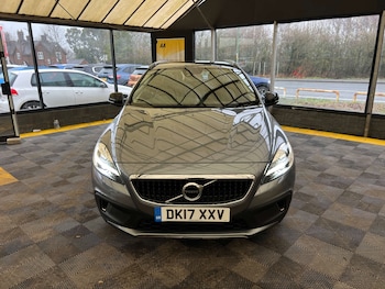 Used Volvo V40 2017 for sale - 77702613: Photo